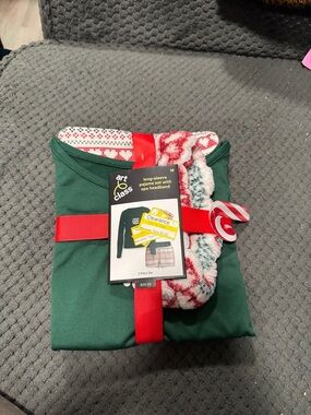 art class Green Long-Sleeve Pajama Set with Red & White Sherpa